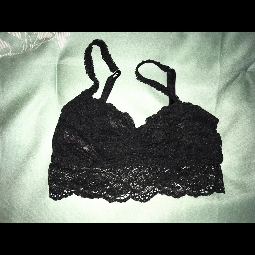 PINK Victoria’s Secret lace bralette
